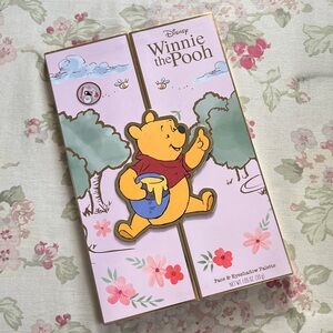 NEW!  Disney Winnie the Pooh Face Palette-eyeshadow blush highlighter